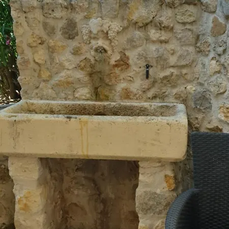 Дом отдыха Des Vignerons De La Clape Avec Piscine Partagee *