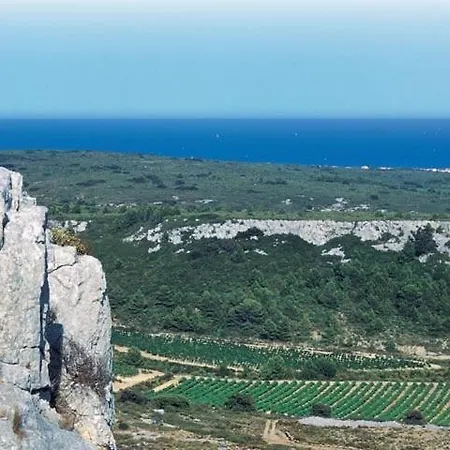 Des Vignerons De La Clape Avec Piscine Partagee Дом отдыха